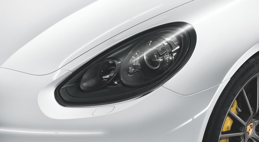 Bi-Xenon Darkened Main Headlights incl. Porsche Dynamic Light System (PDLS) Bi-Xenon Darkened Main Headlights incl. Porsche Dynamic Light System (PDLS) zoom
