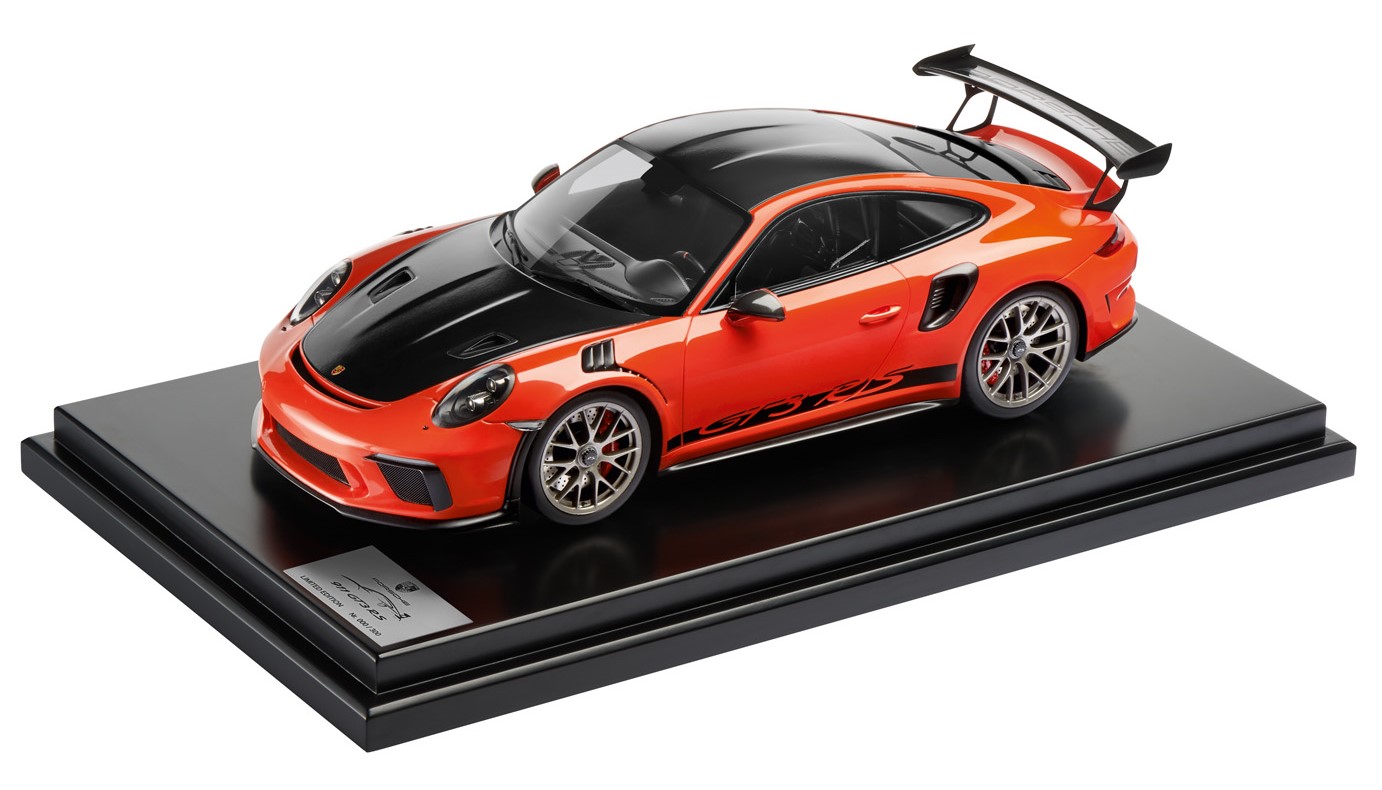 GT3 RS, Weissach Package, 1:12 Scale zoom