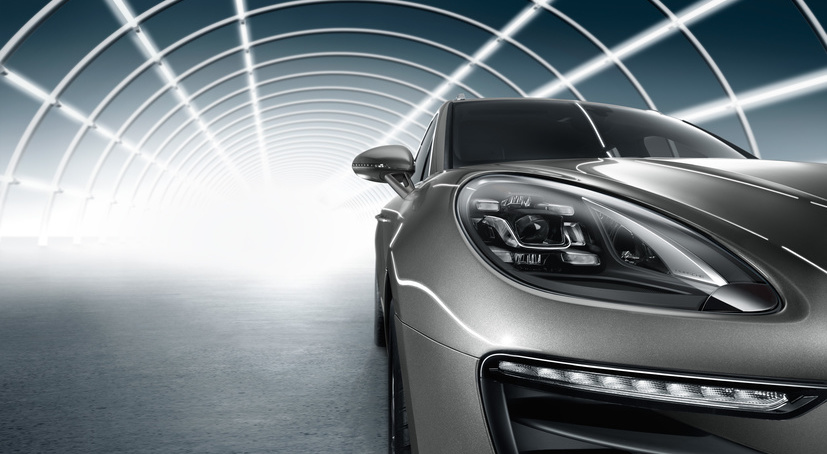 LED headlights with Porsche Dynamic Light System Plus (PDLS+) zoom