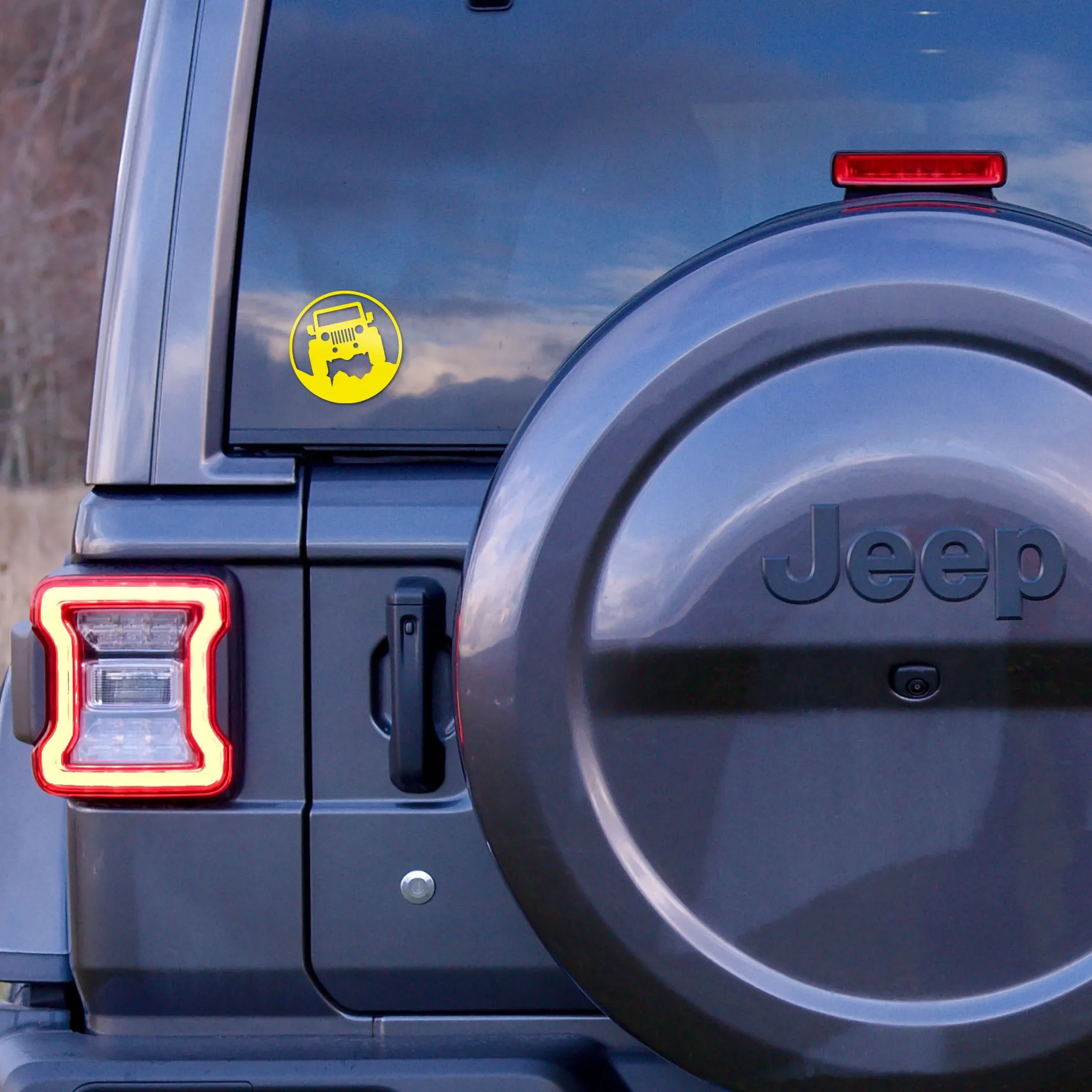 Visco Jeep Silhouette Circle Graphic, Yellow