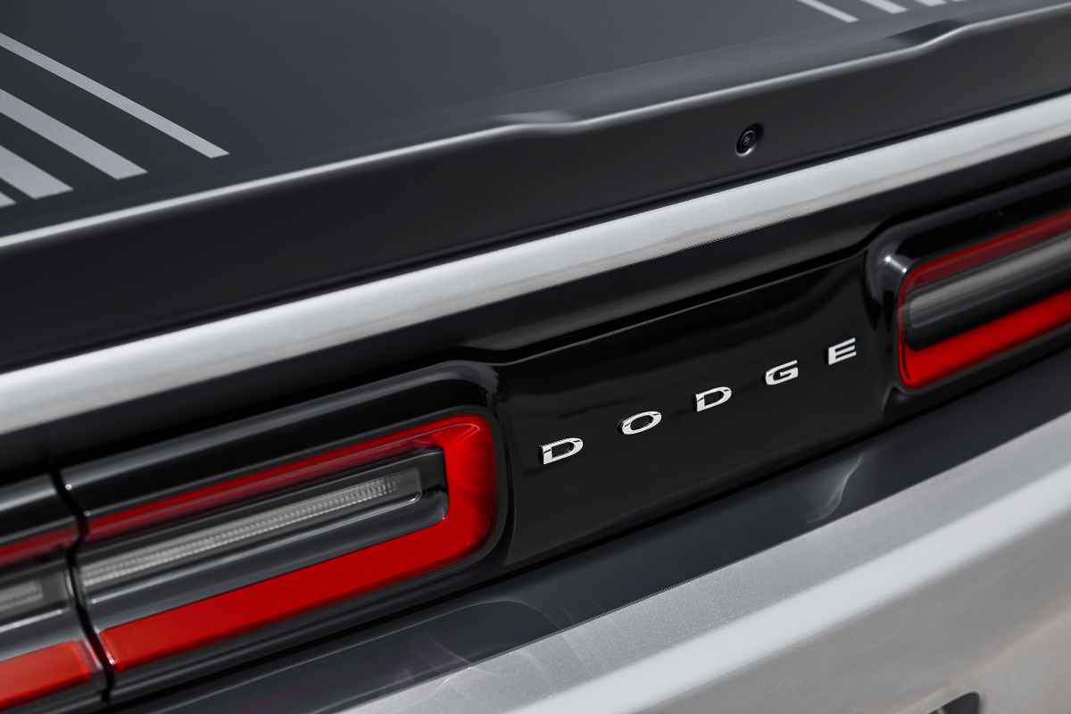 2016 Dodge Challenger Rear Spoiler 82214480