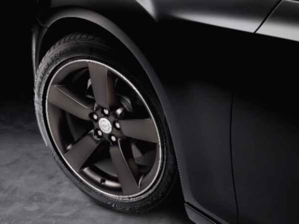 OEM 2011 Dodge Challenger 20 Inch 5 Spoke RT Wheel With BlackChrome Spinelle Finish (Part #82212396)