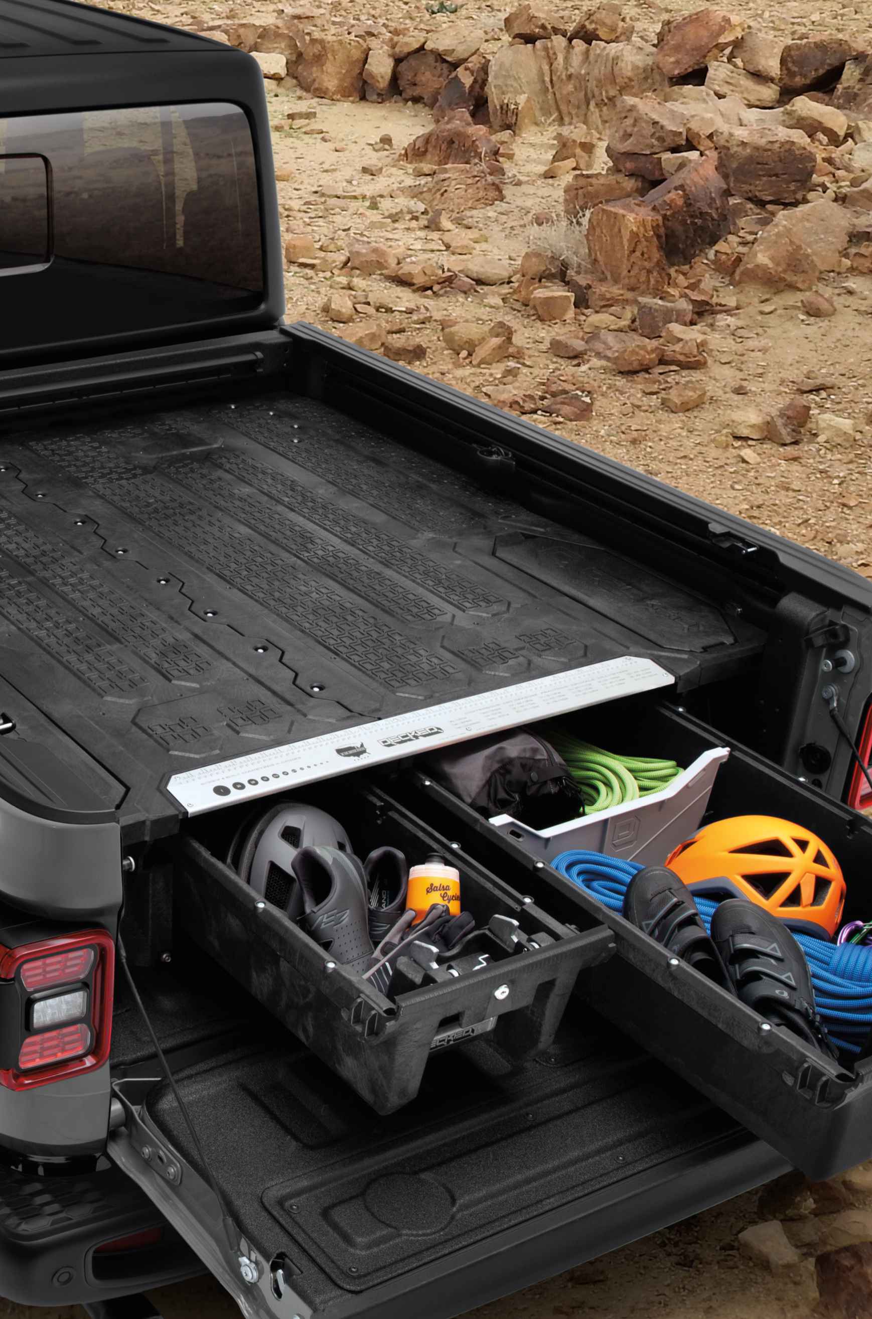OEM 2020 Jeep Gladiator Truck Bed Storage System (Part #82215594AB)