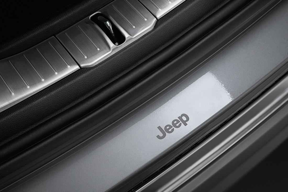 2022 Jeep Grand Cherokee L Rear Bumper Protection 82216415AB